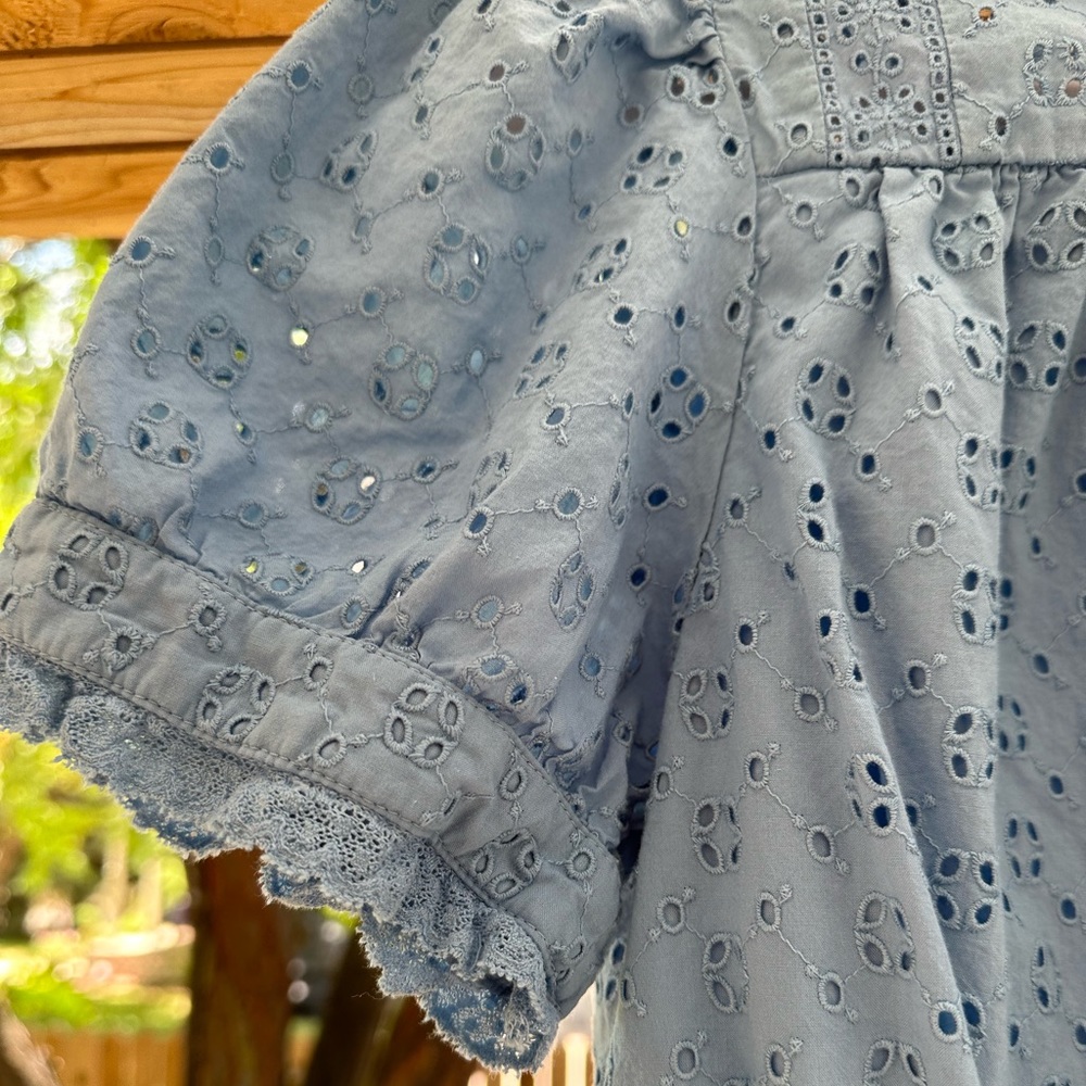 J. Crew Button Front Cropped Eyelet Top Blouse Hydrangea Blue size Medium - Picture 5 of 15